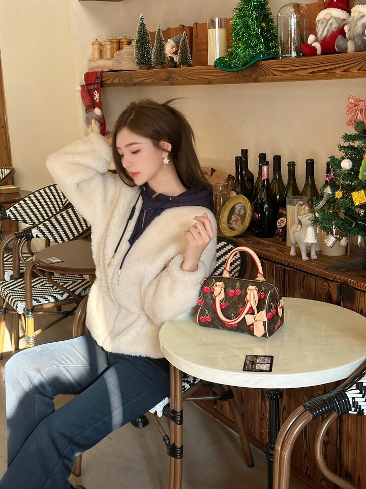 루이비통 푸들 후드 점퍼