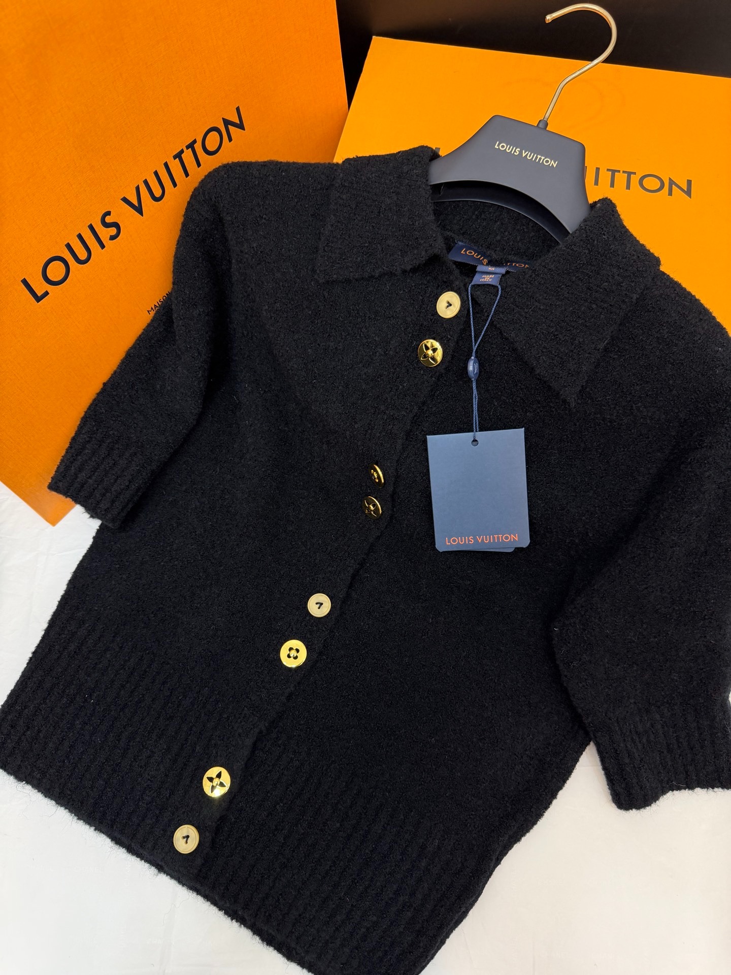 루이비통 26ss 터틀넥 니트 반팔 가디건
