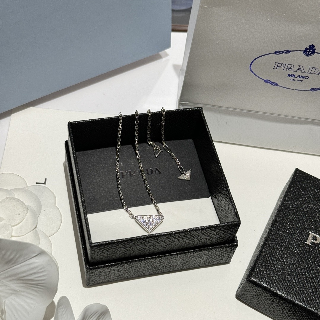 프라다 신상 올 큐빅 목걸이