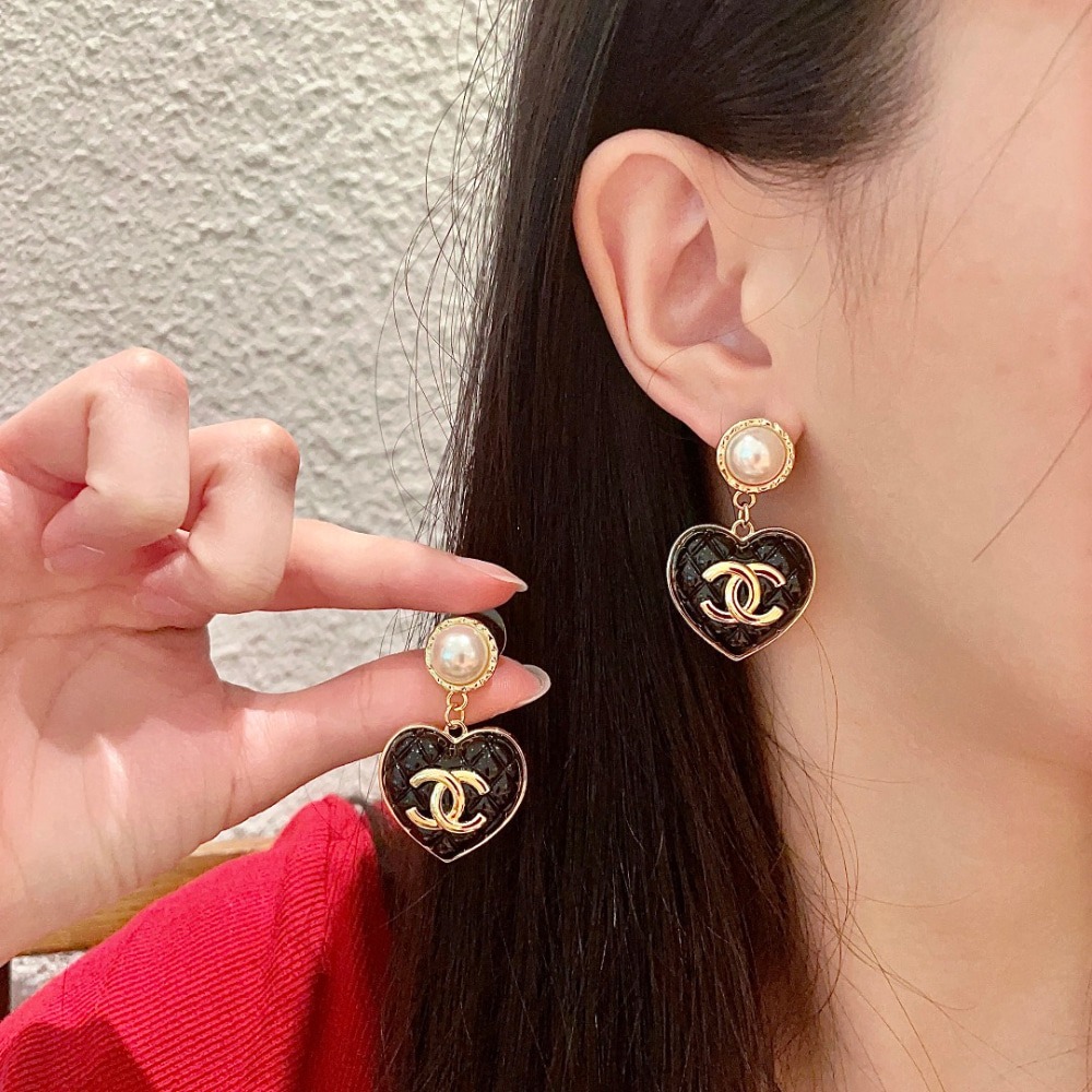 샤넬 CC 로고 진주 하트 귀걸이 이어링 