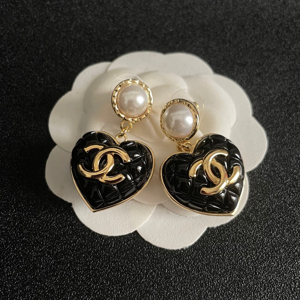 샤넬 CC 로고 진주 하트 귀걸이 이어링 