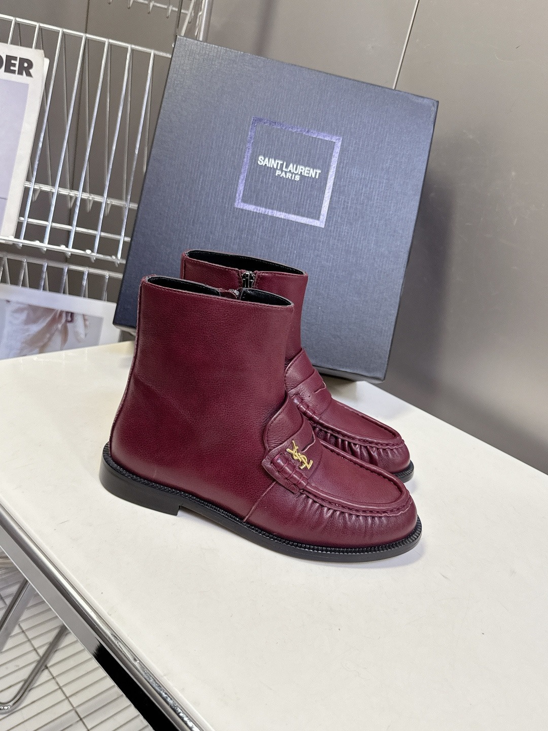 입생로랑 신상 앵클부츠