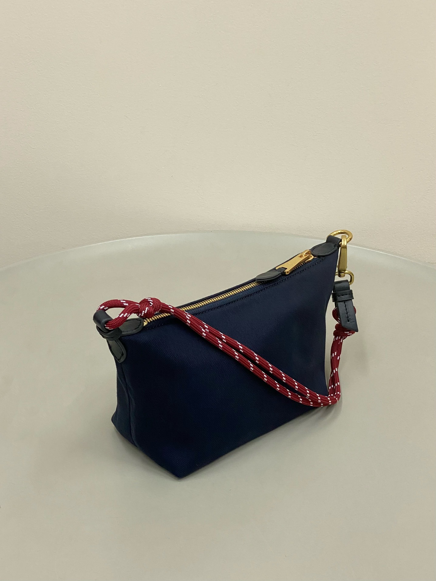 미우미우 게버딘 파우치