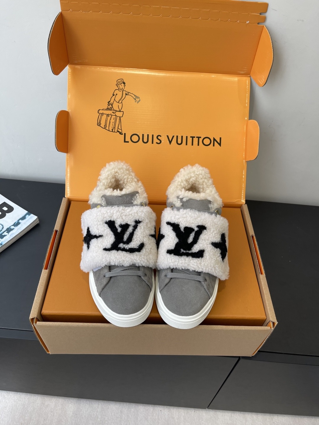 루이비통 신상 캐주얼 슈즈