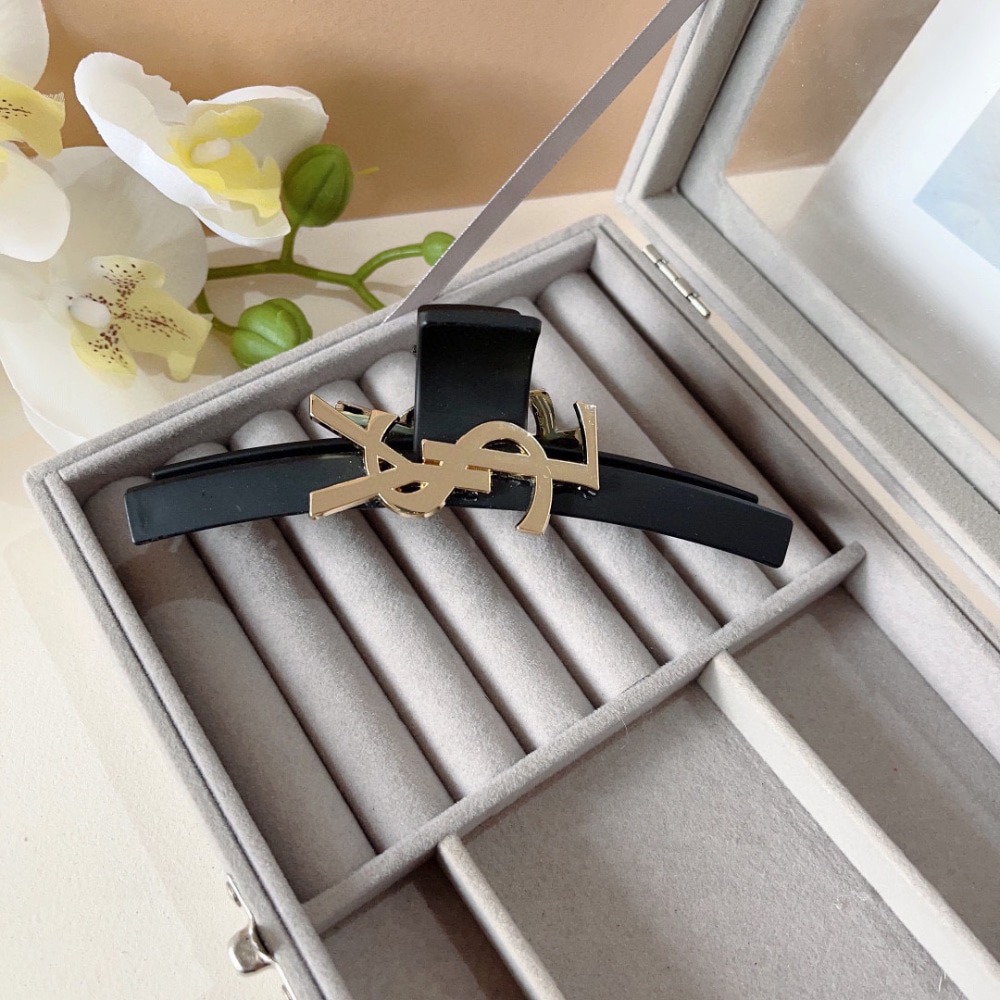 입생로랑 24ss 신상 집게핀