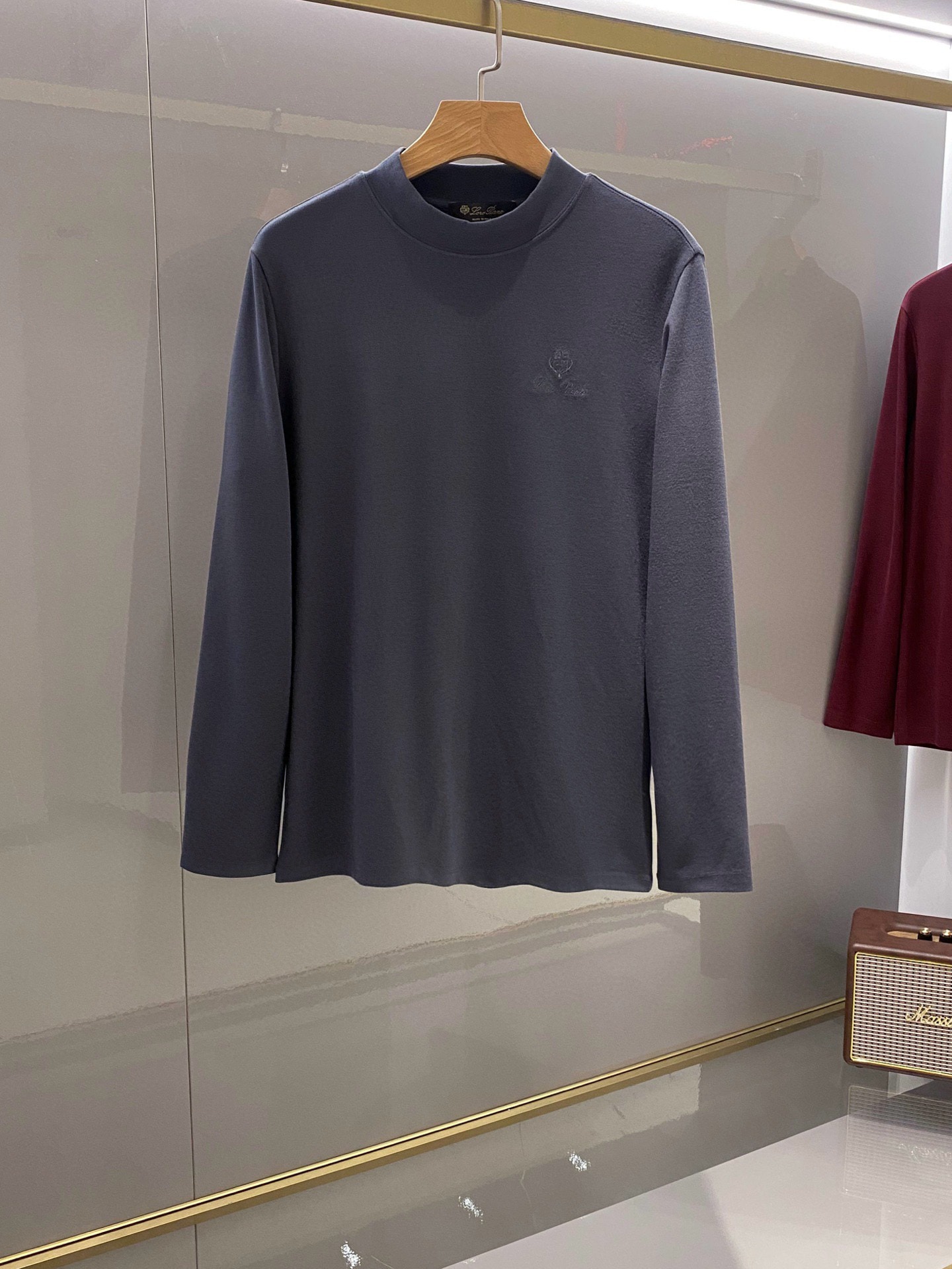 로로피아나 라운드넥 긴팔 이너웨어