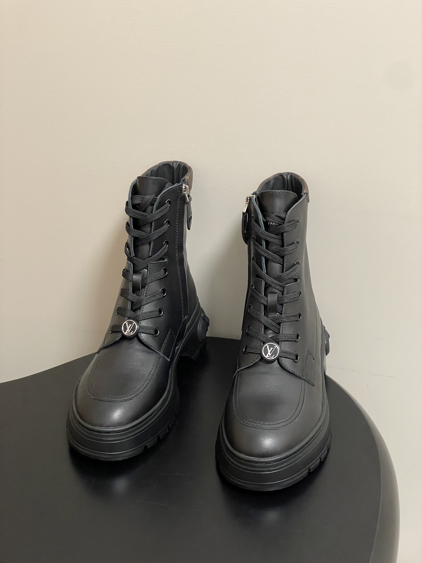 루이비통 신상 앵클부츠