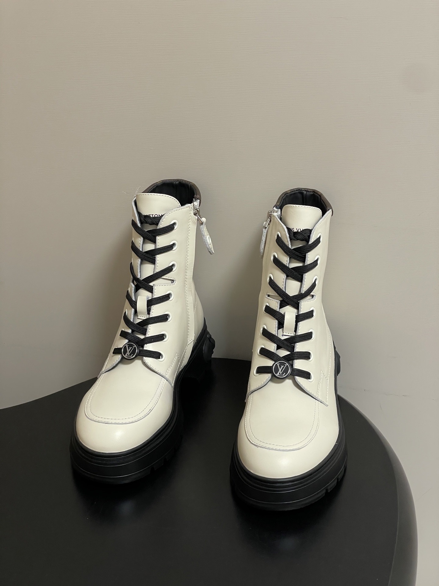 루이비통 신상 앵클부츠