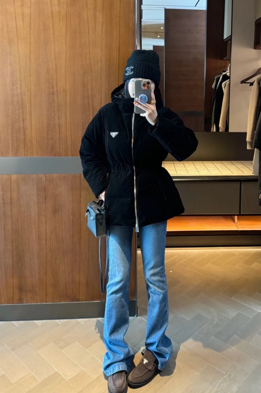 프라다 벨벳 다운 자켓