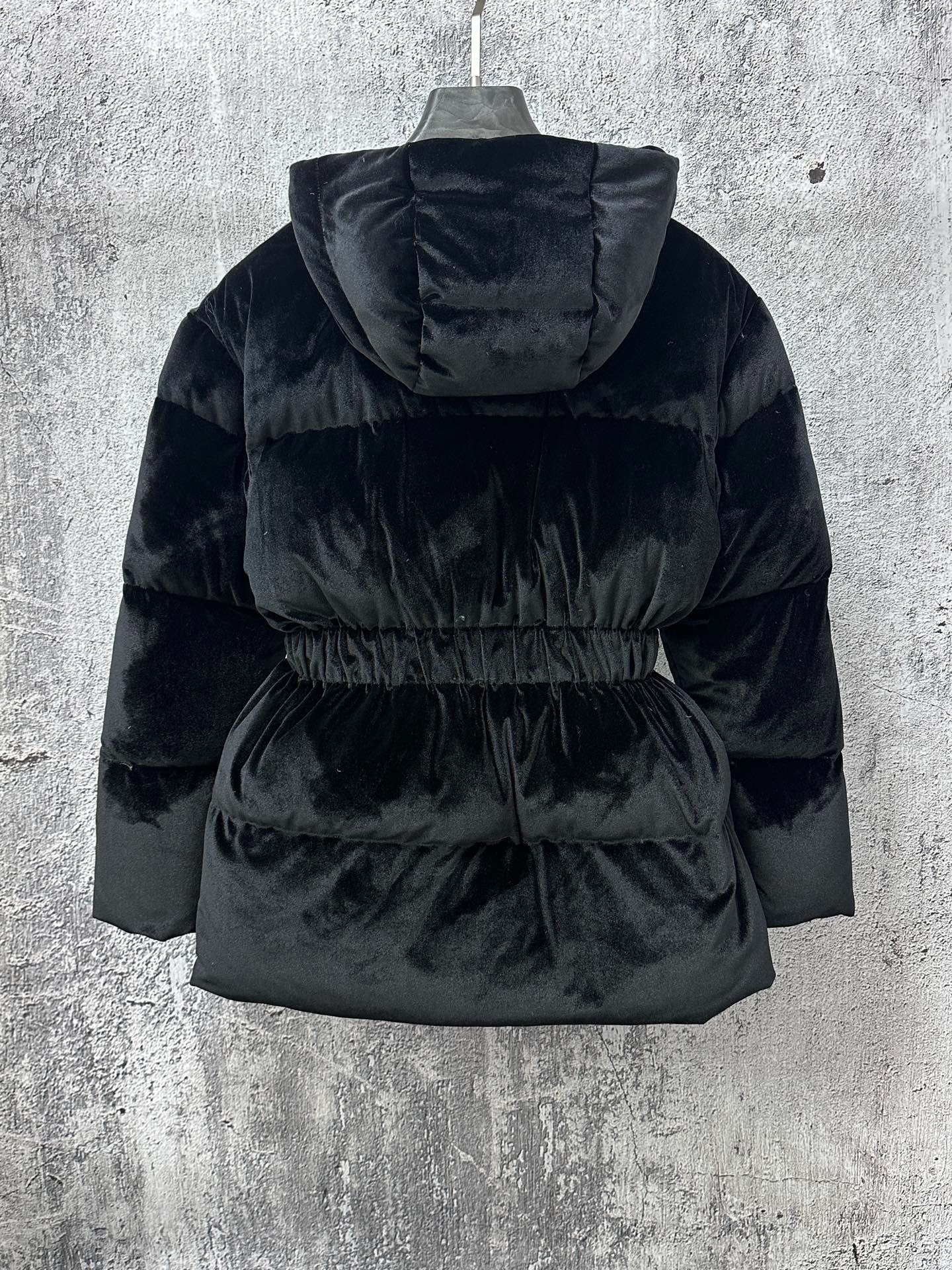 프라다 벨벳 다운 자켓