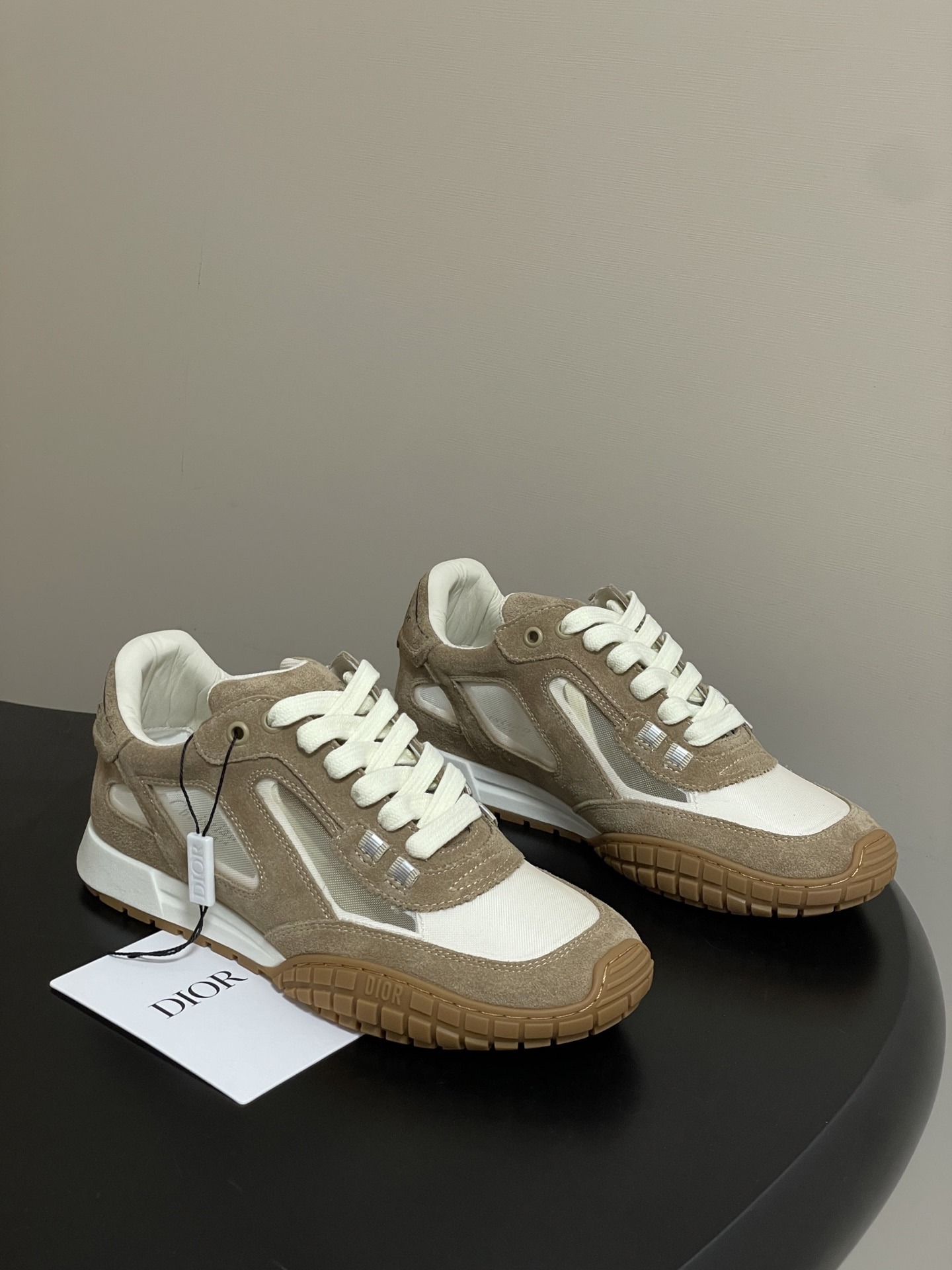 디올 메쉬 스트랩 통굽 런닝화