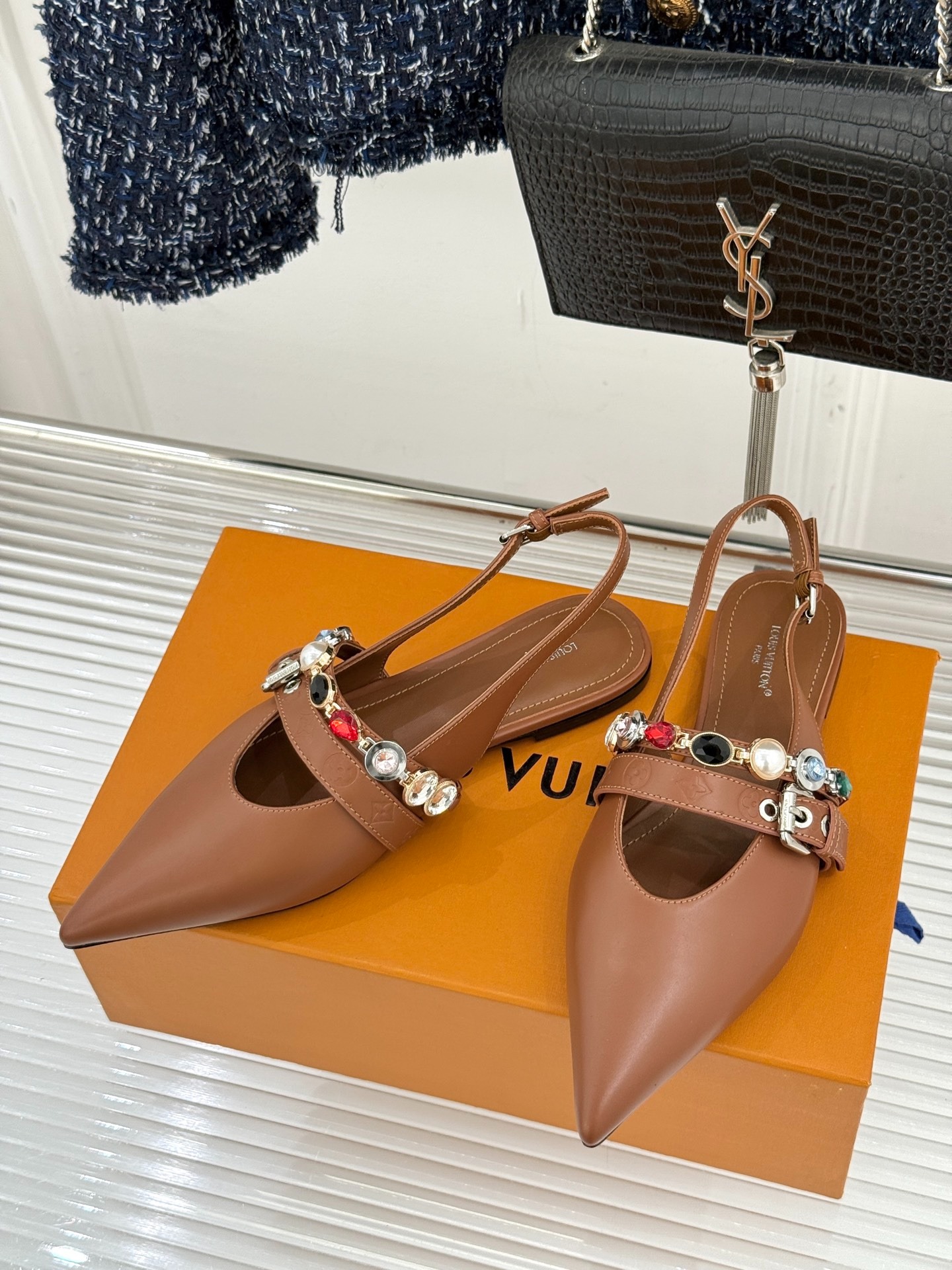 루이비통 신상 체인 스틸레토 샌들