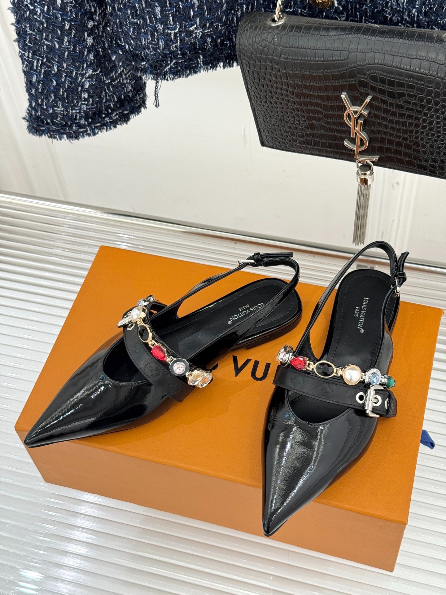 루이비통 신상 체인 스틸레토 샌들