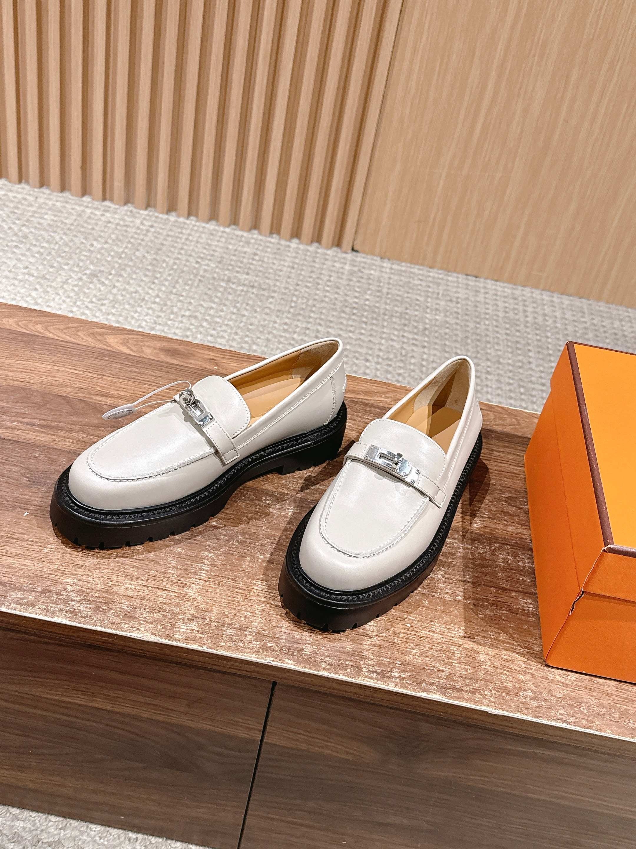 에르메스 켈리 버클 아이콘 로퍼