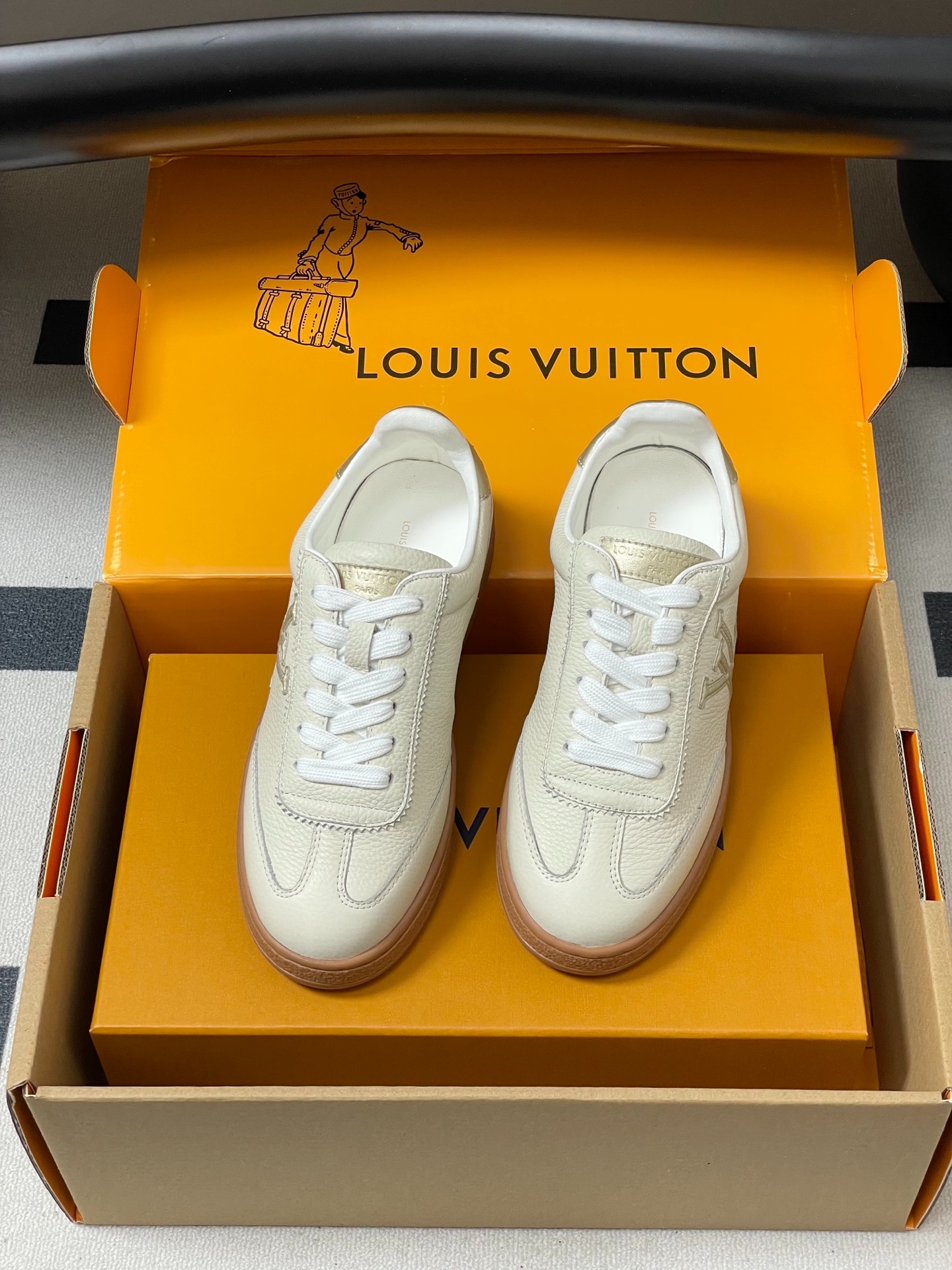 루이비통 신상 통굽 스니커즈