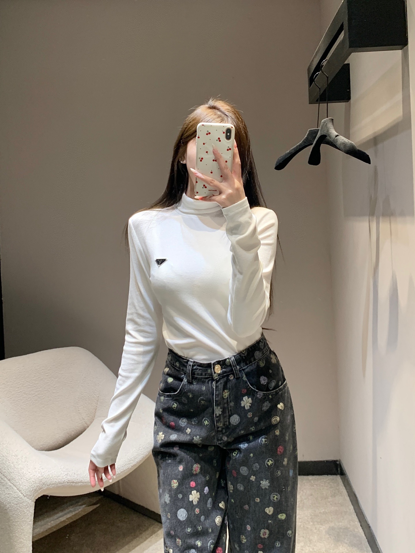 프라다 신상 터틀넥 긴팔