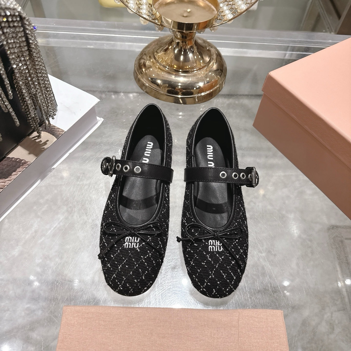미우미우 신상 메리제인 플랫 슈즈