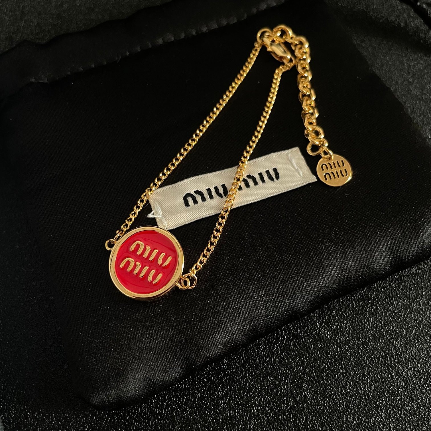 미우미우 레터링 팔찌