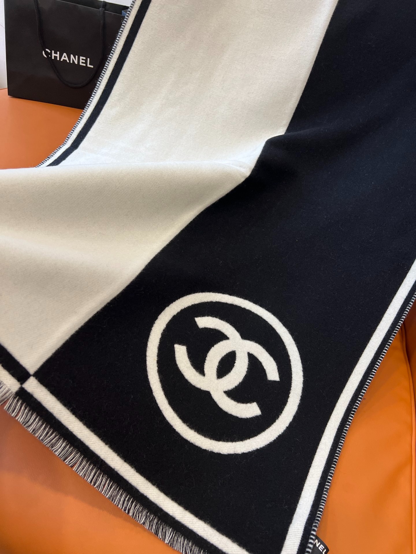 샤넬 신상 캐시미어 머플러