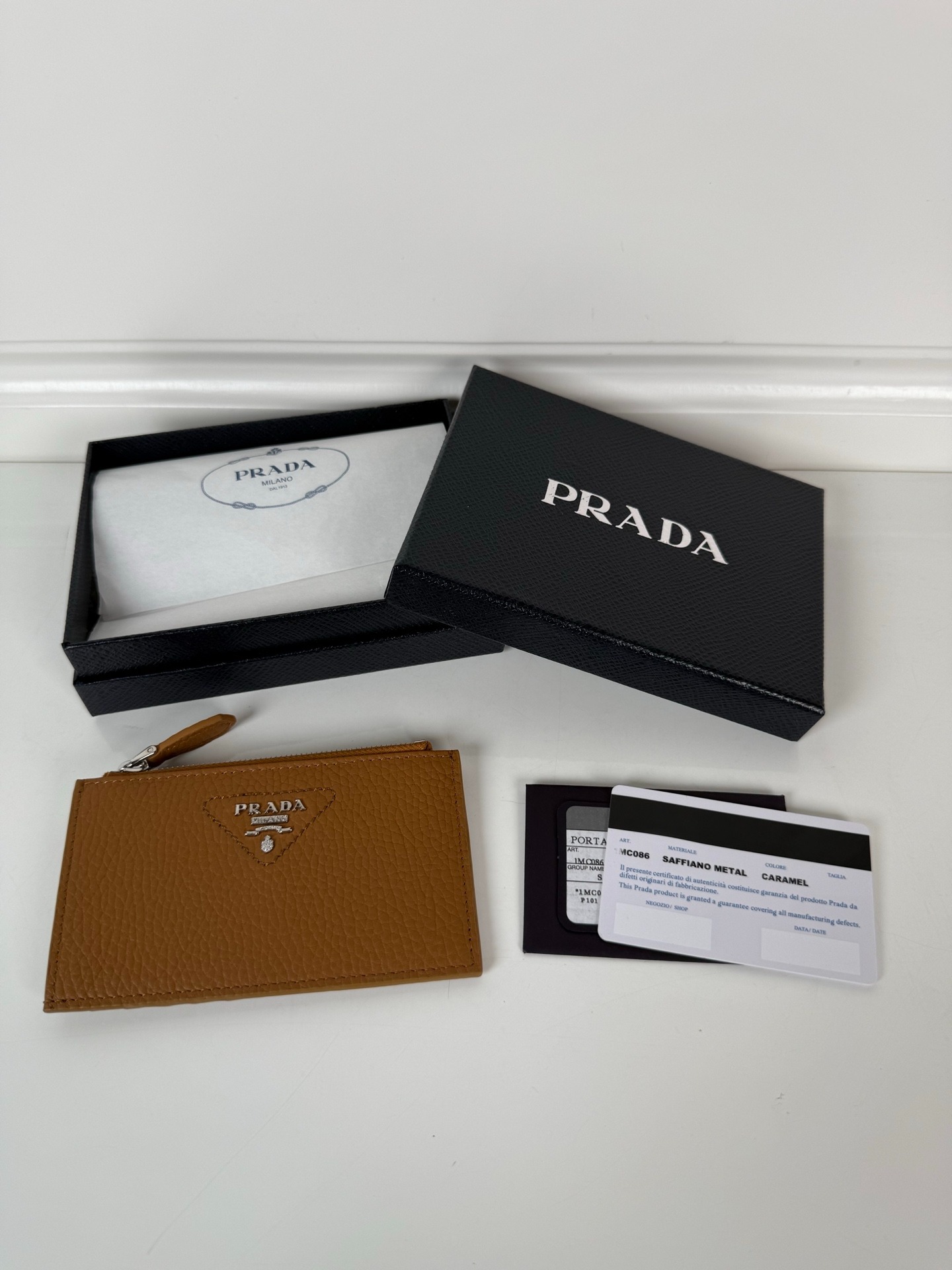 프라다 카드지갑