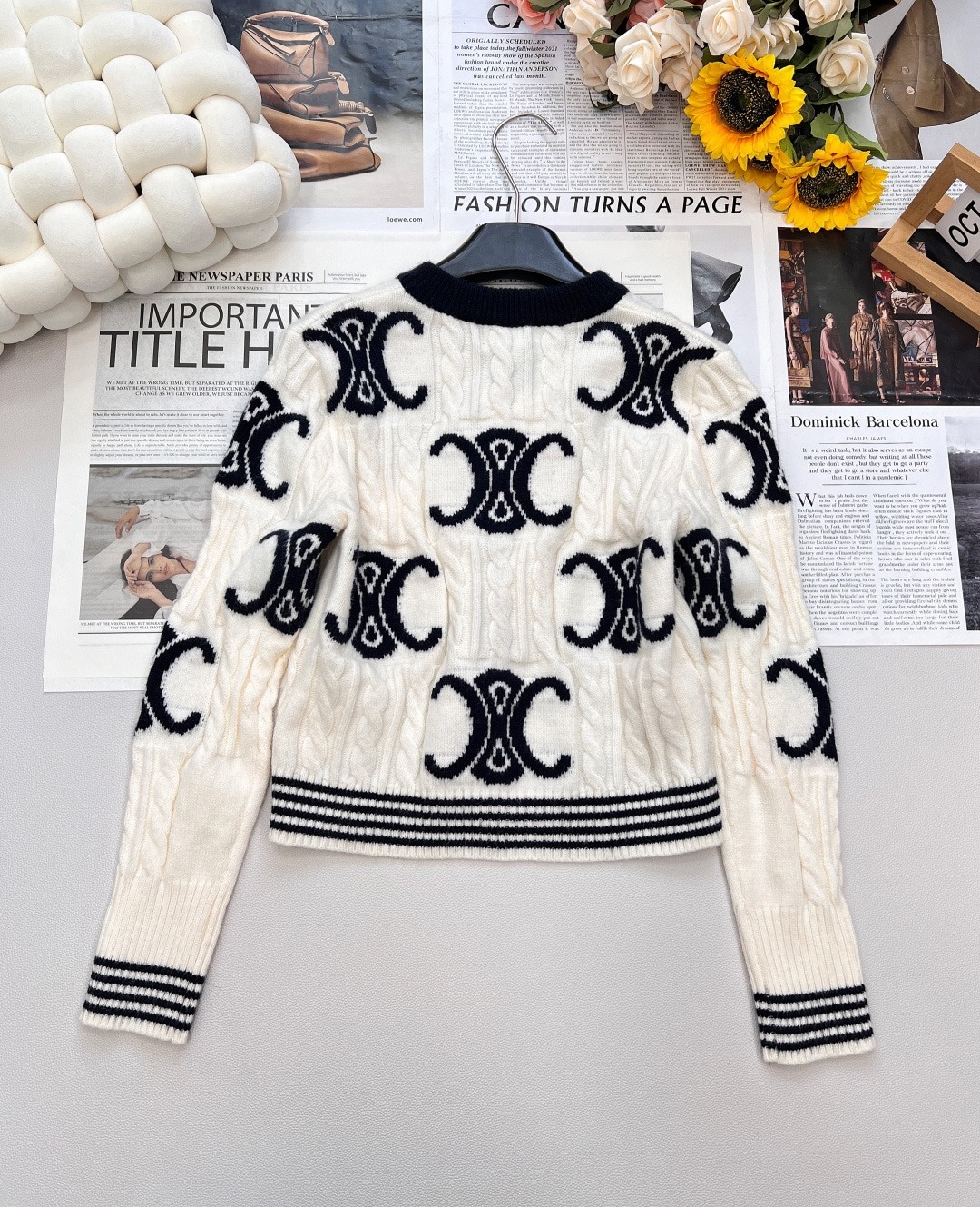 셀린느 신상 자카드 니트 가디건