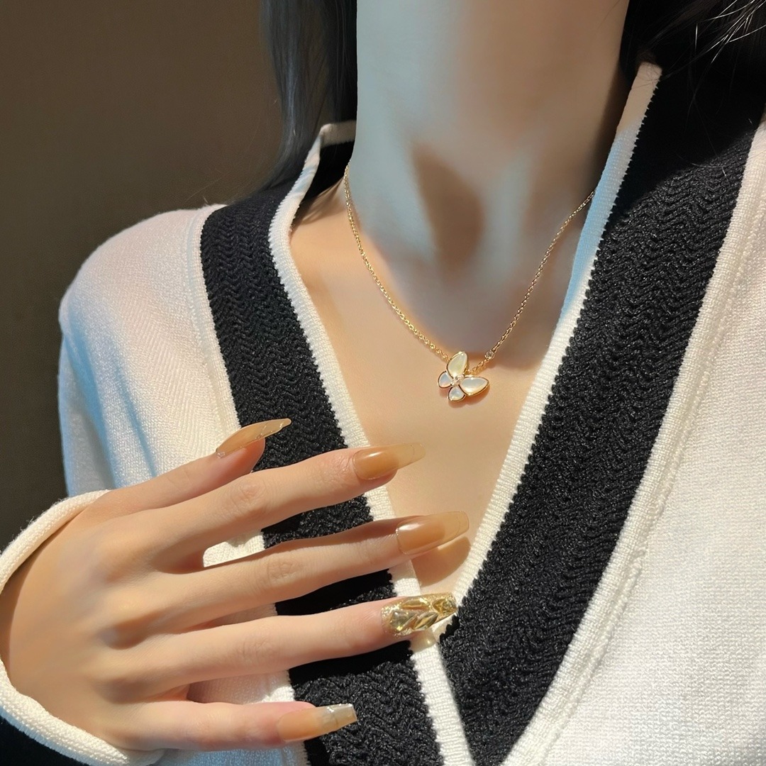 반클리프 버터플라이 네크리스