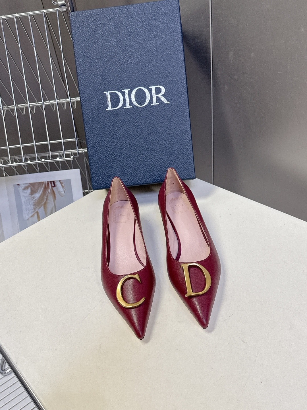 디올 26 봄여름 CD 메탈 펌프스 힐