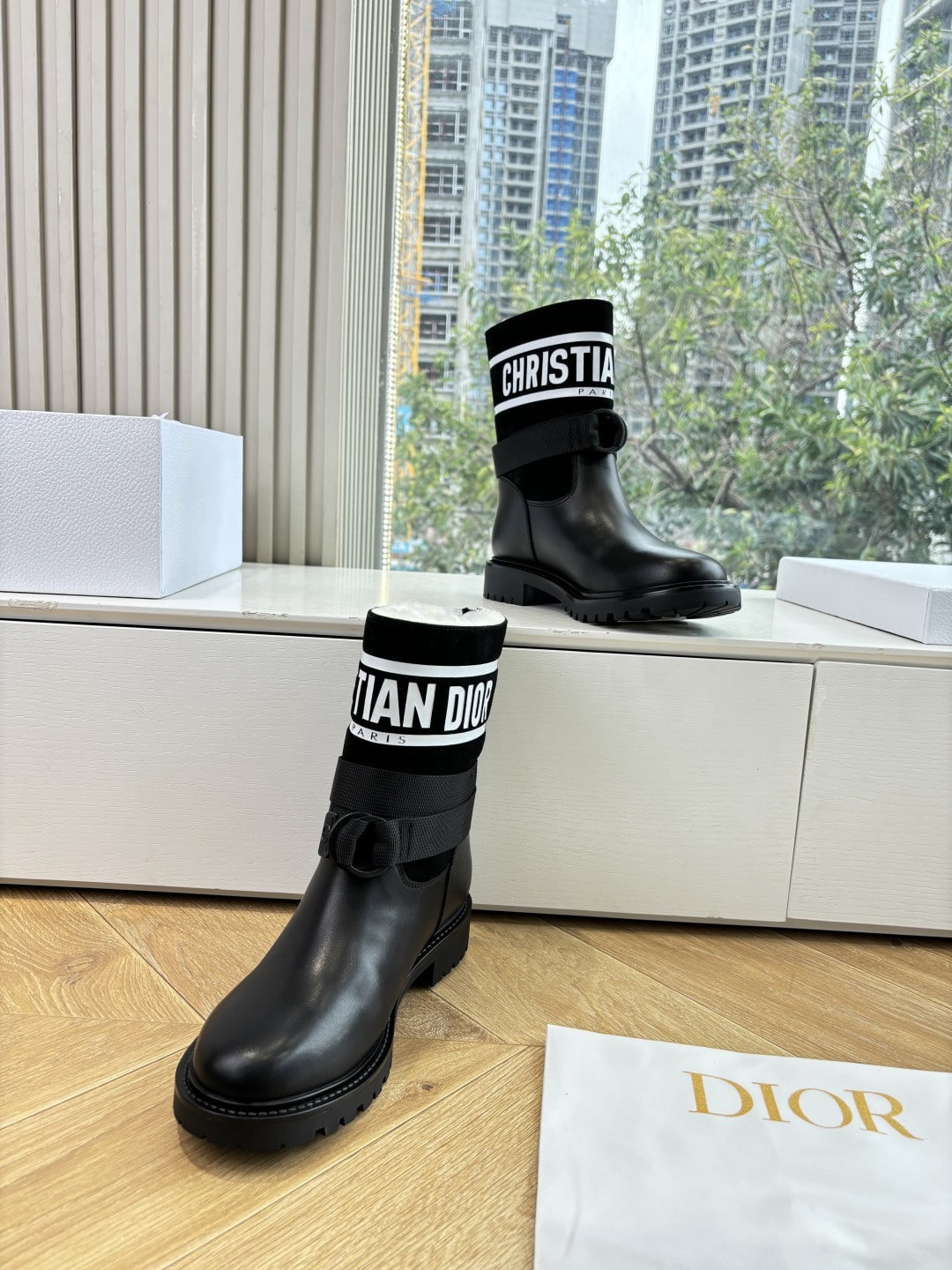 디올 25 첼시 앵클부츠