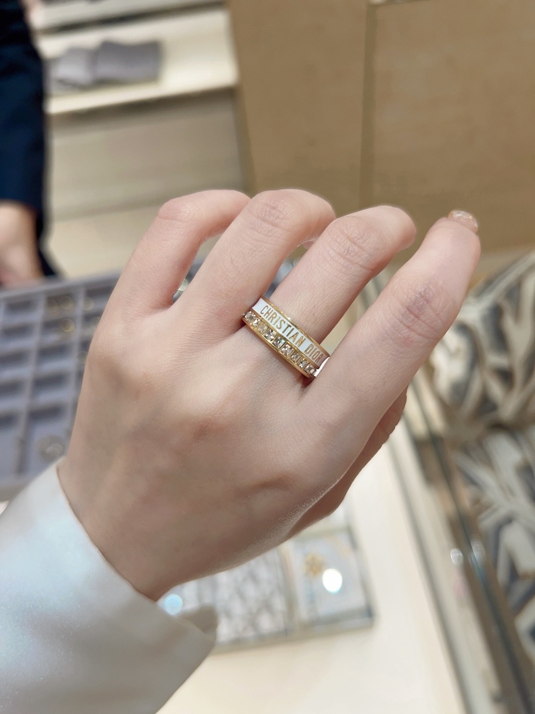 디올 레이어드 레터링 큐빅 반지