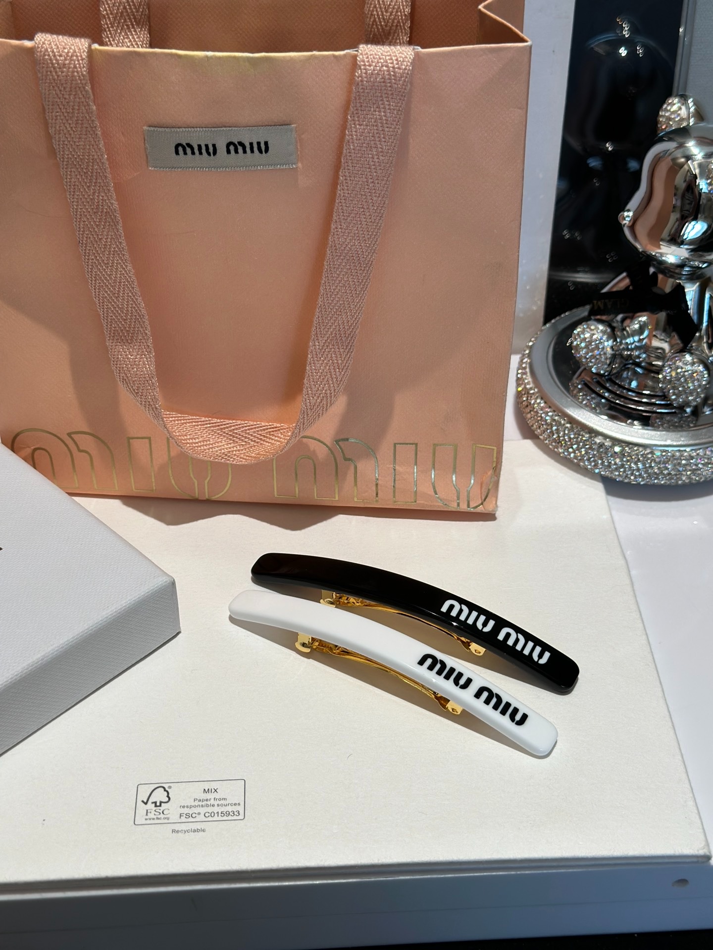 미우미우 블랙/화이트 일자클립