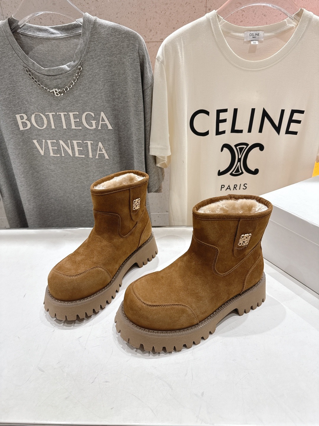 로에베 신상 스노우 양털 부츠