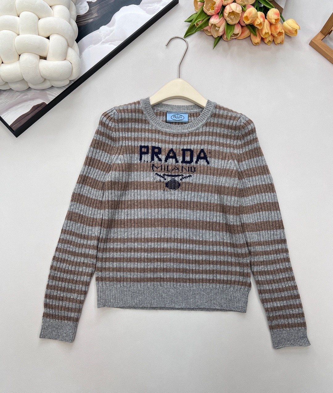 프라다 신상 자가드 긴팔 니트