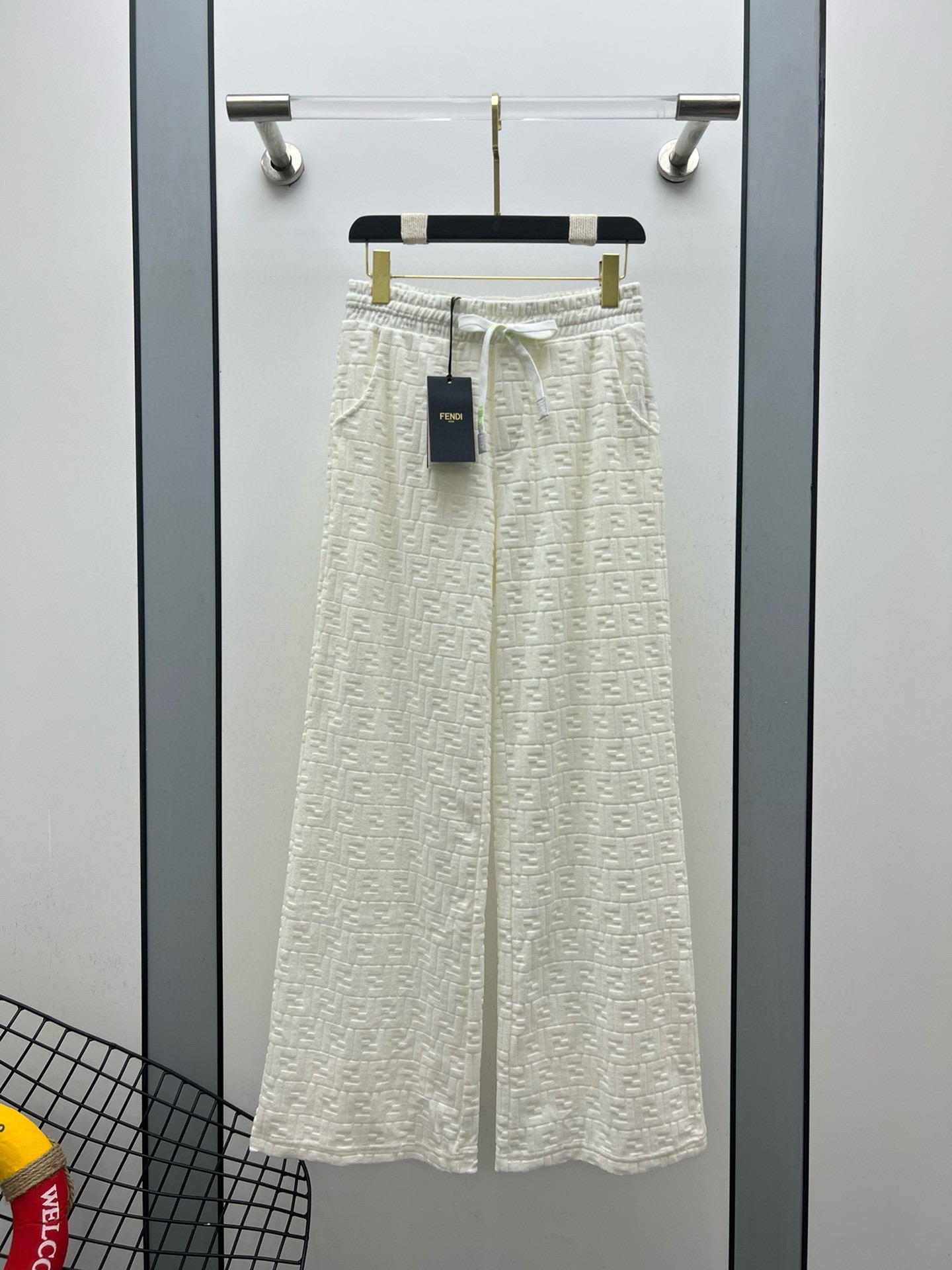 펜디 신상 벨벳 와이드 팬츠