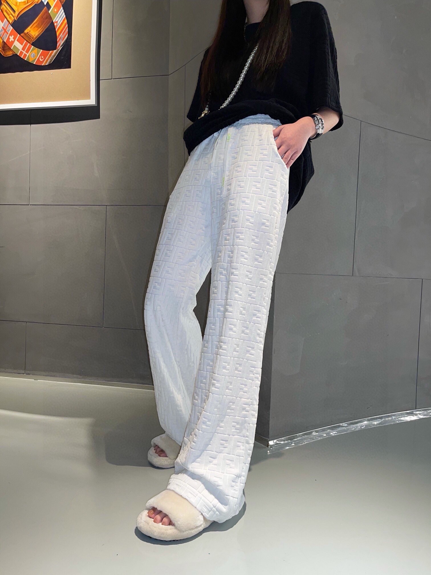 펜디 신상 벨벳 와이드 팬츠