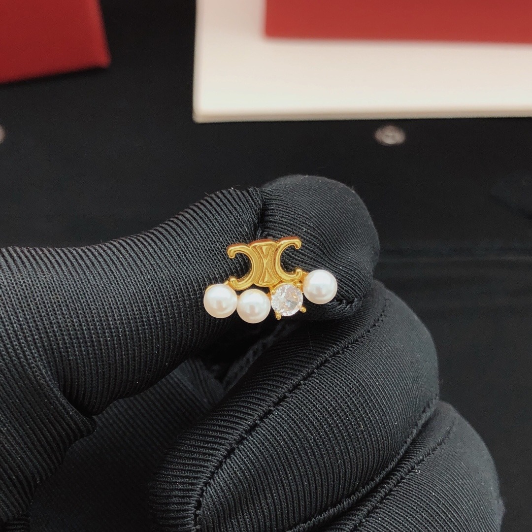 셀린느 최신상품 미니 귀걸이