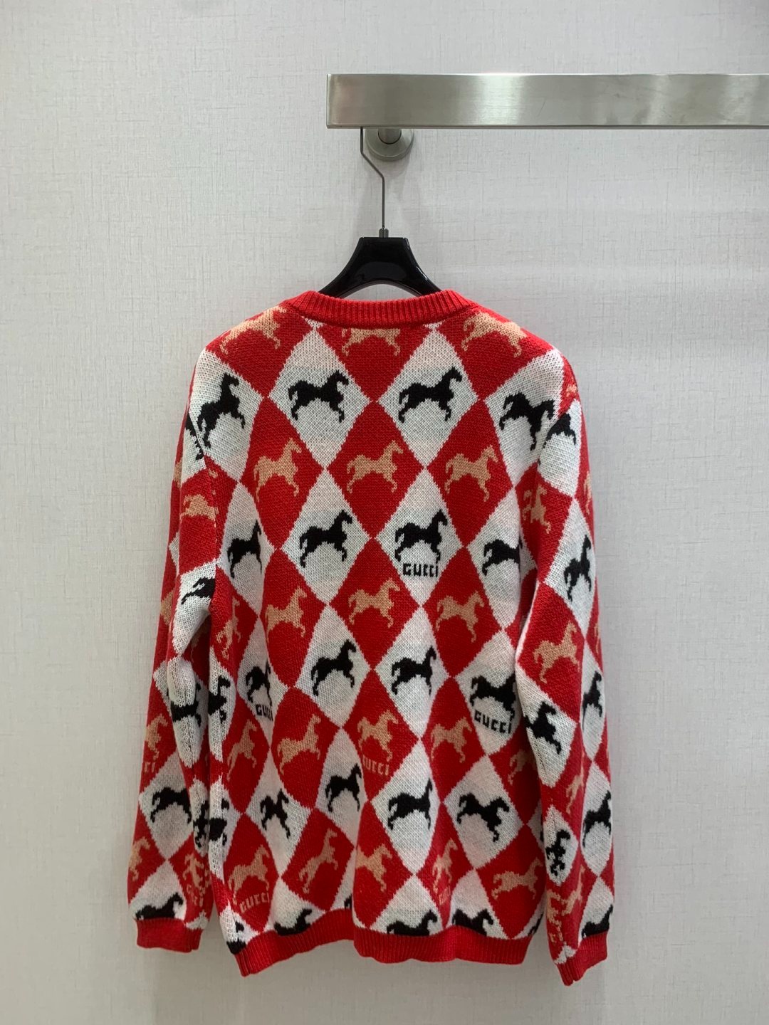 구찌 25 신상 라운드 니트 가디건