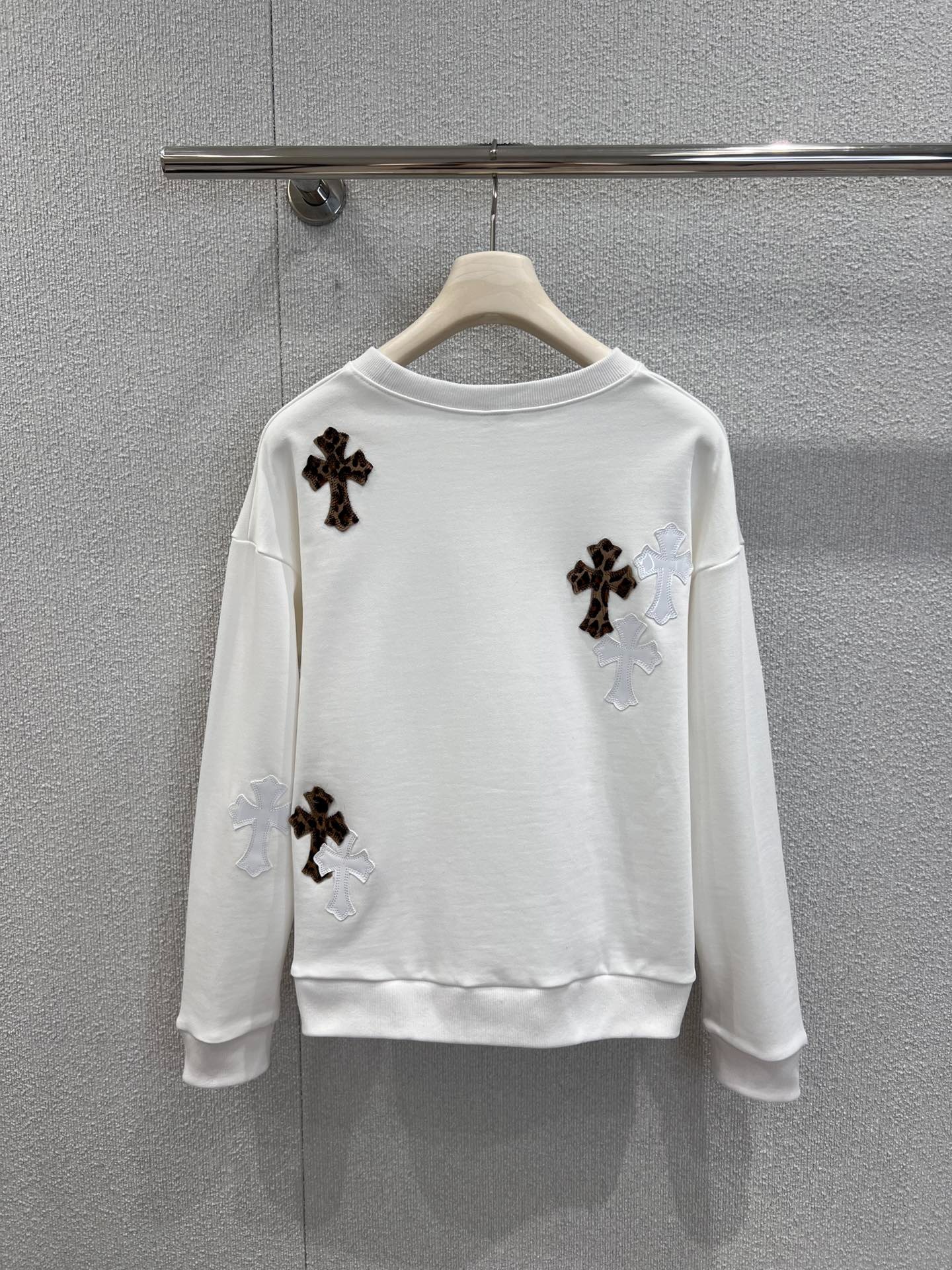 크롬하츠 25FW 신상 에나멜 맨투맨