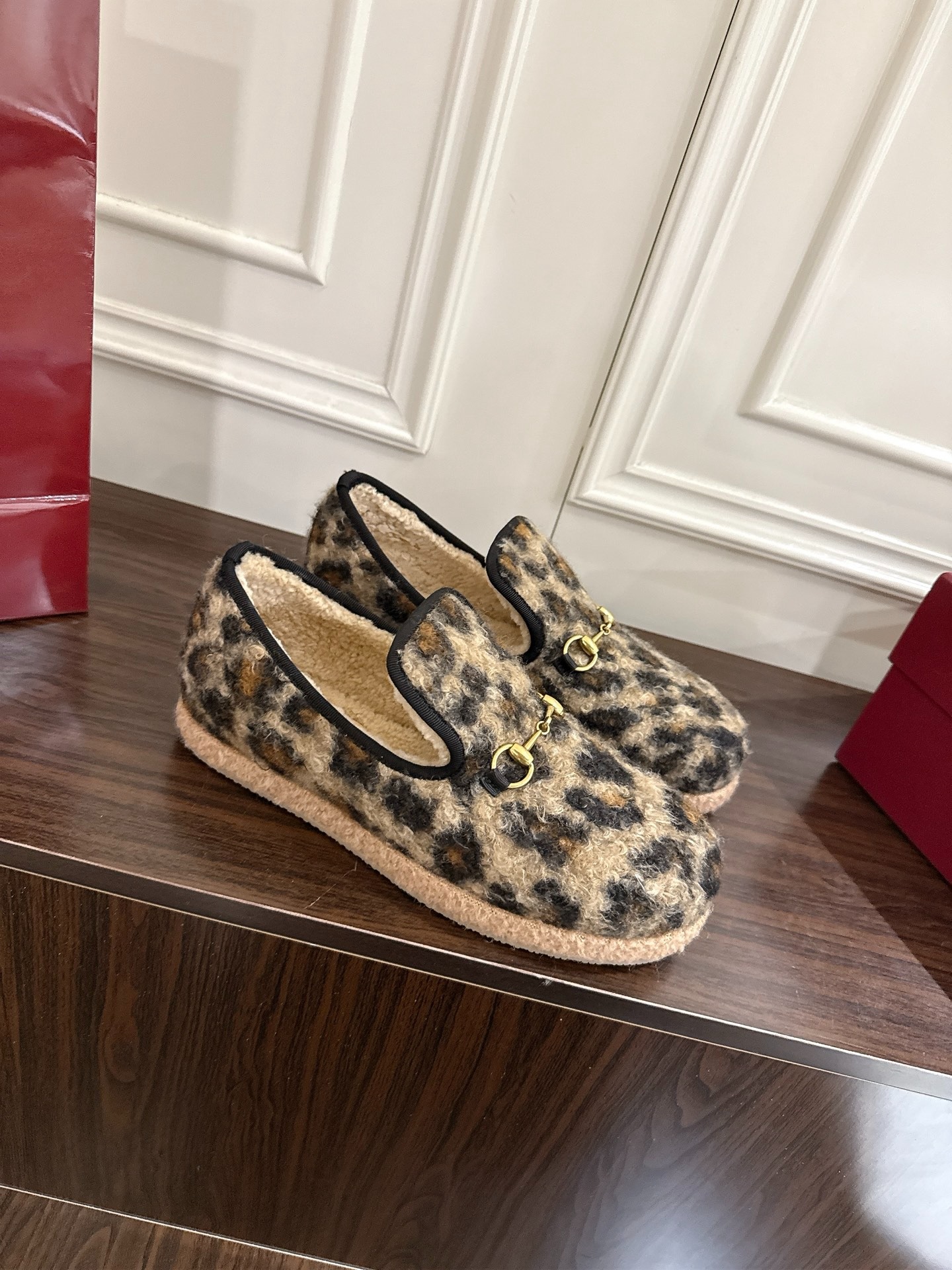 구찌 홀스빗 레오파드 퍼 단화