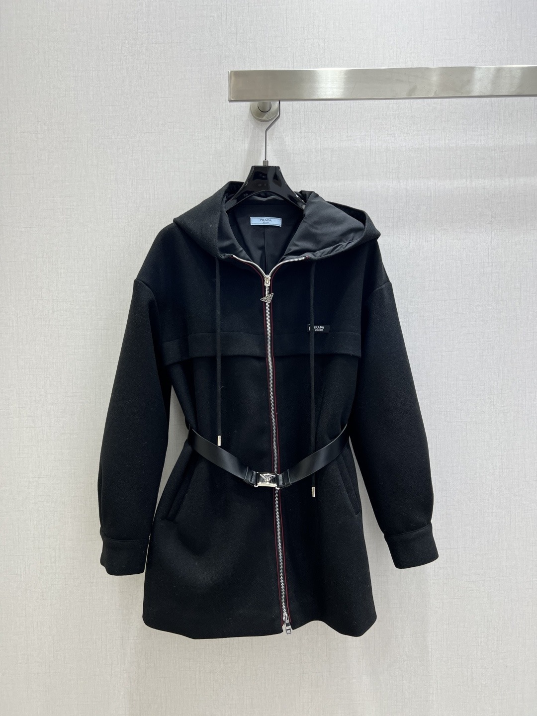 프라다 25 캐시고라 리나일론 코트