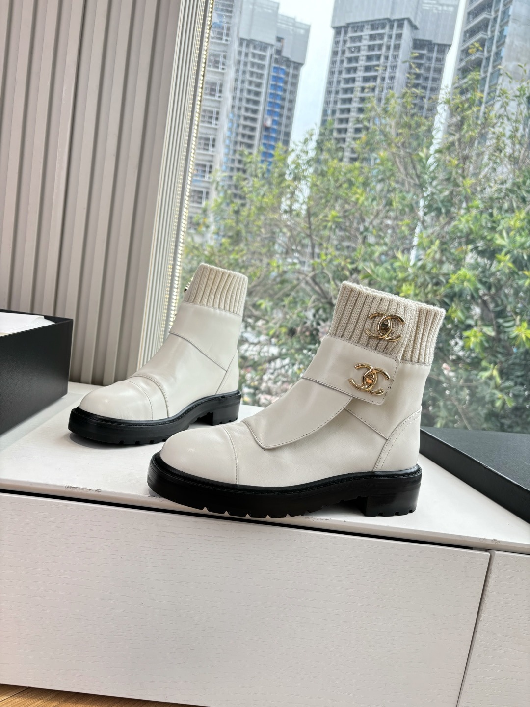 샤넬 신상 첼시 앵클 부츠