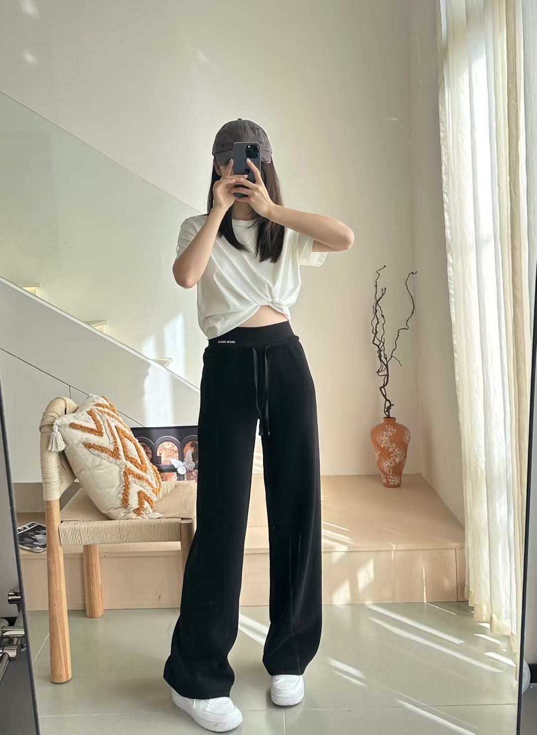 미우미우 신상 스트링 바지