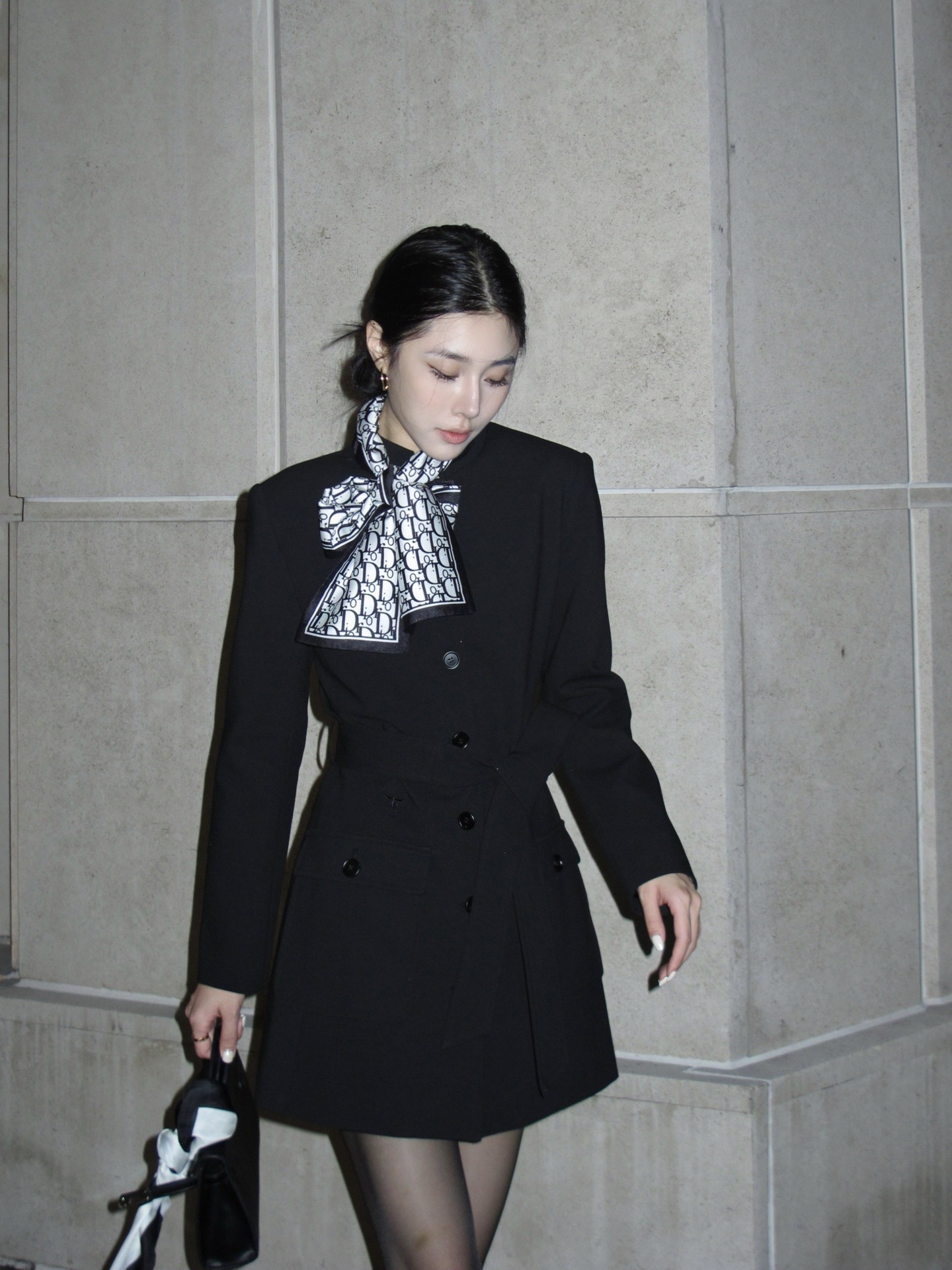 디올 신상 머플러 스탠드카라 울 하프코트