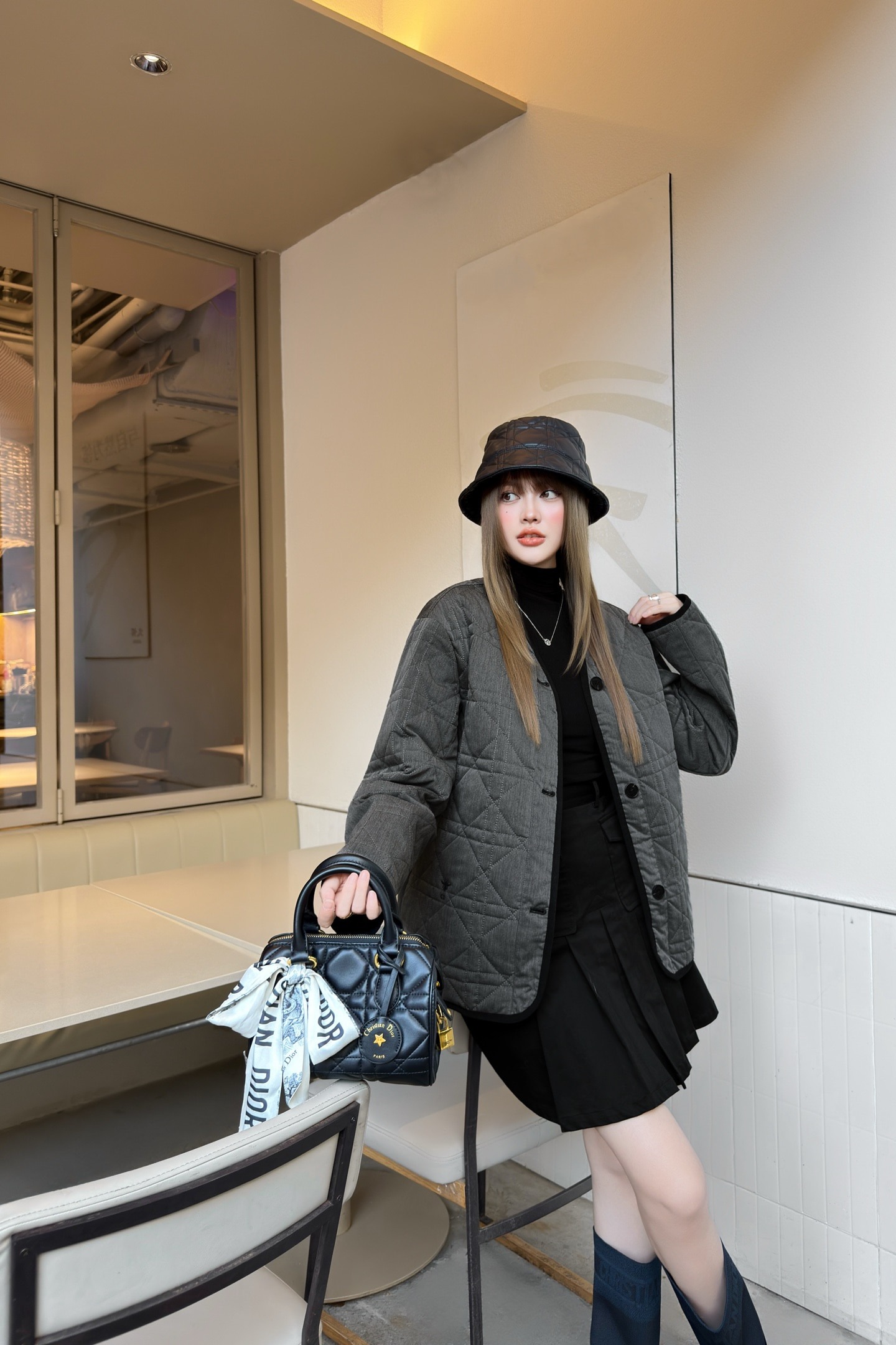 디올 25 신상 그레이 퀼팅 코트