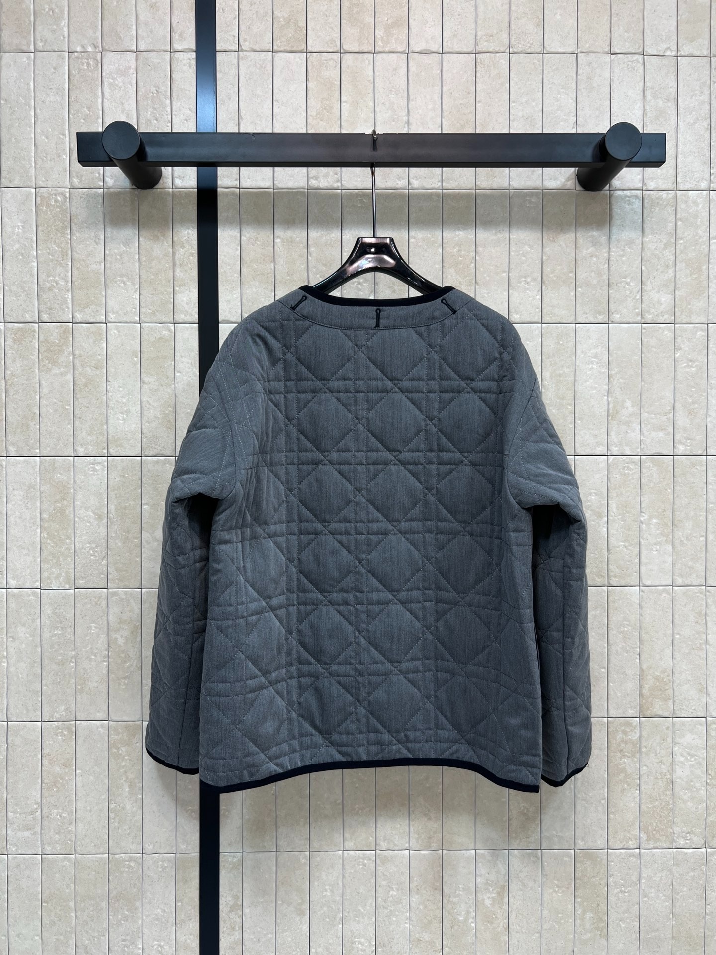 디올 25 신상 그레이 퀼팅 코트