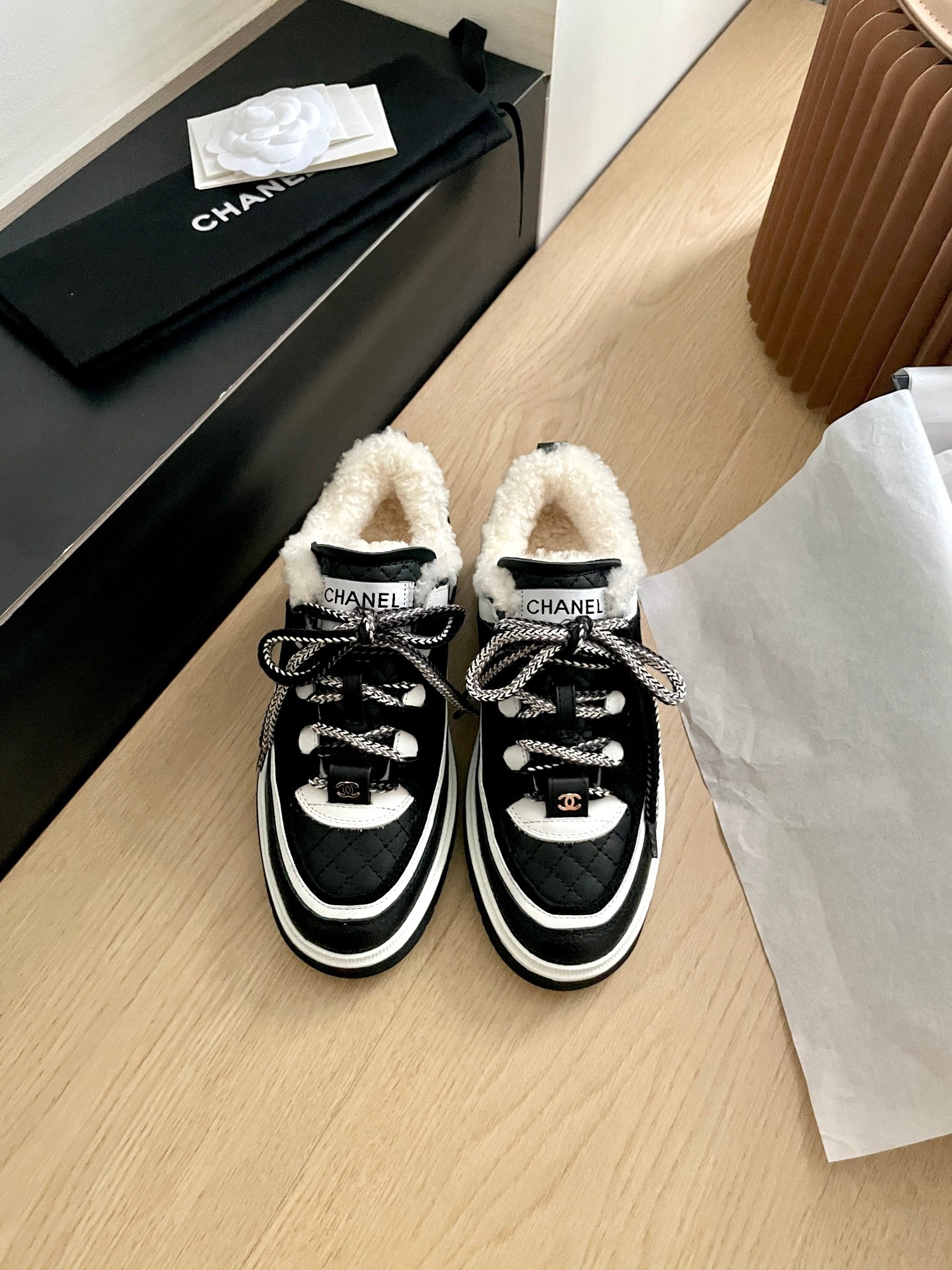 샤넬 25c 신상 양털 운동화