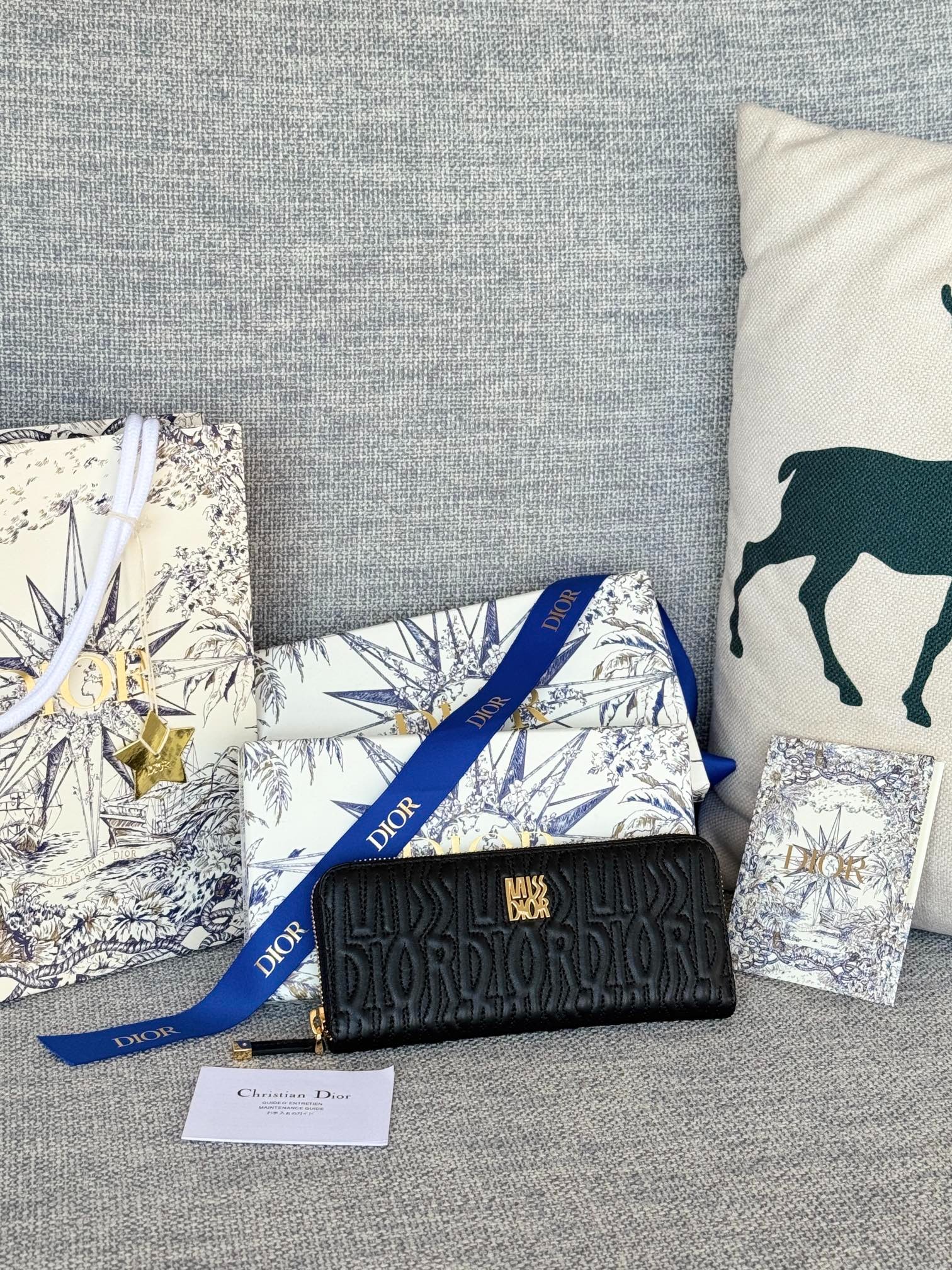 디올 Miss D1OR Freesia 장지갑