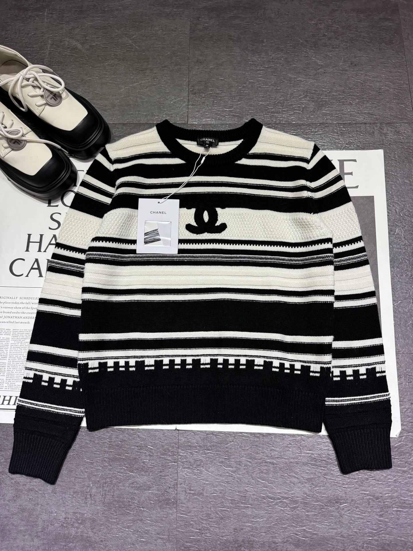 샤넬 스트라이프 풀오버 스웨터
