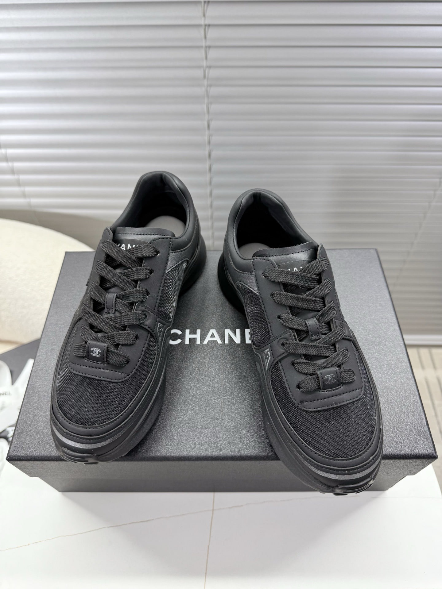 샤넬 신상 크루즈 스니커즈