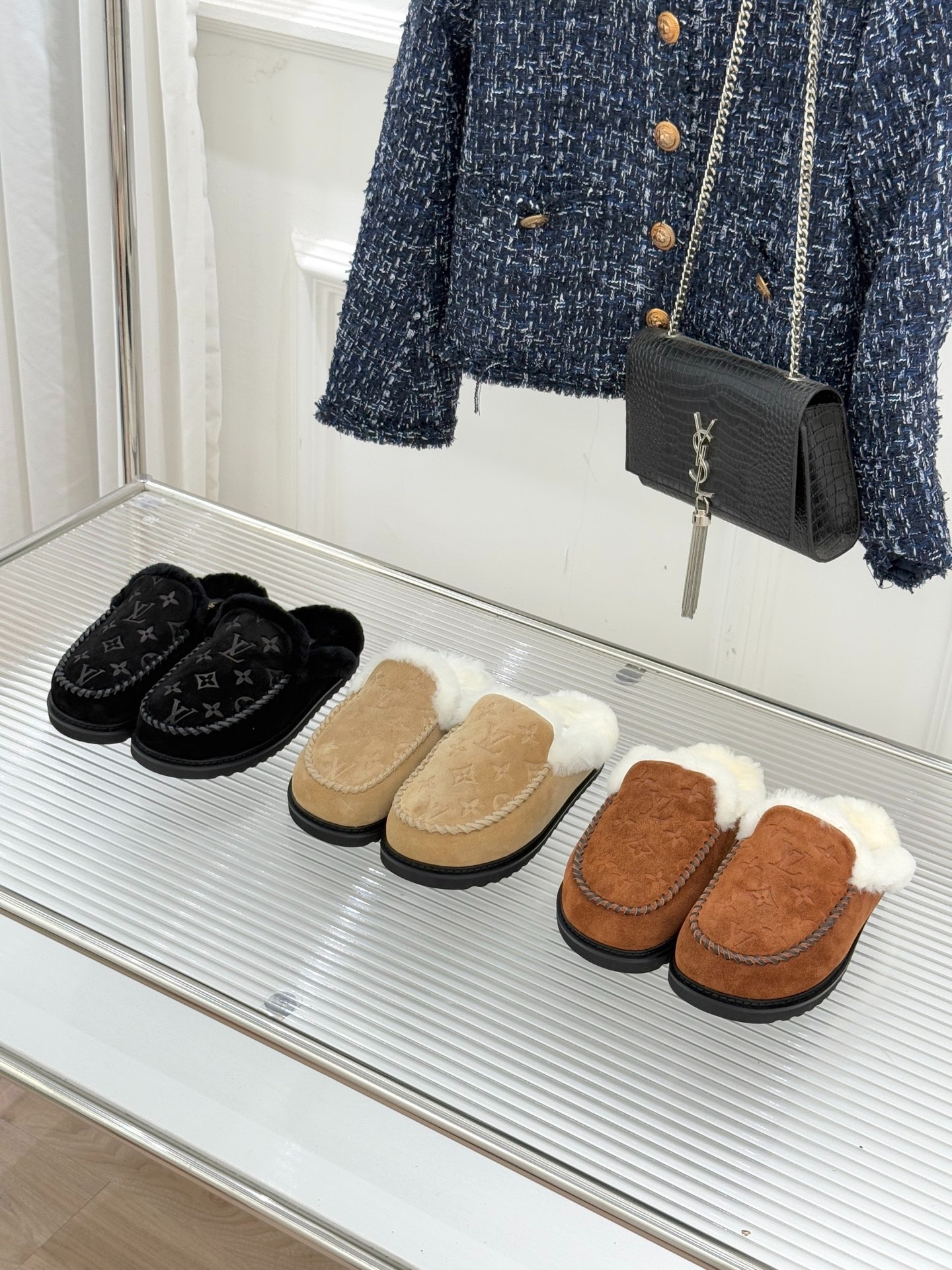 루이비통 25WF 신상 털 슬리퍼