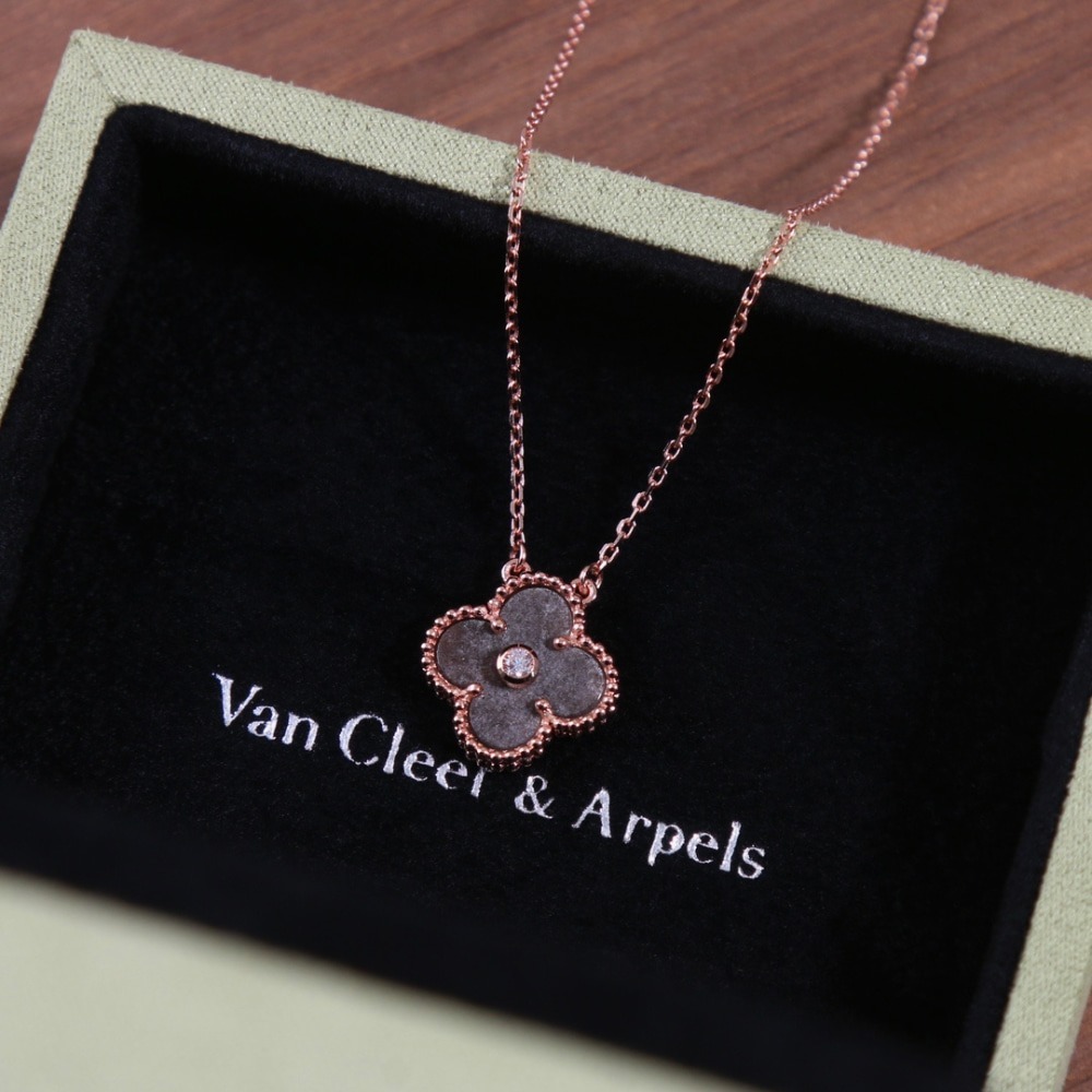 반클리프 & Arpel* 홀리데이 에디션 옵시디언 알함브라 목걸이 네크리스